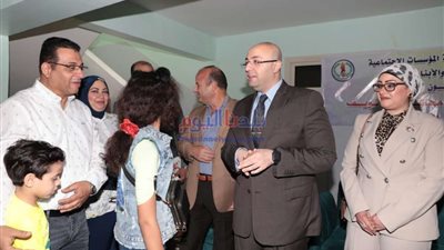 محافظ بني سويف يقدم التهنئة للأطفال الأيتام بعيد الفطر المبارك