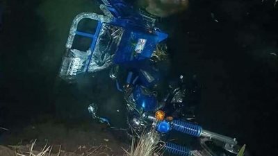 يوم العيد.. إصابة طالبين في حادث انقلاب تروسيكل بترعة قرية دندرة