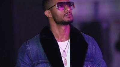 محمد رمضان لـ الطيار الموقوف: خللي السوشيال ميديا تديك الفلوس