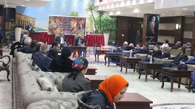 افتتاح الصالون الثقافي لنادي القضاءة بلقاء مفتوح مع مفيد شهاب (صور)