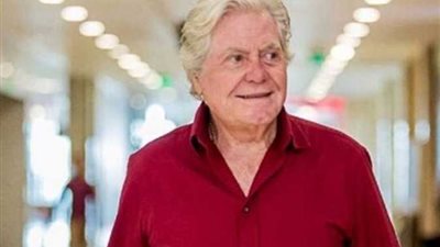 حسين فهمي يوجه رسالة لـ أحمد مكي لعدم دعوته في مهرجان المزاريطة