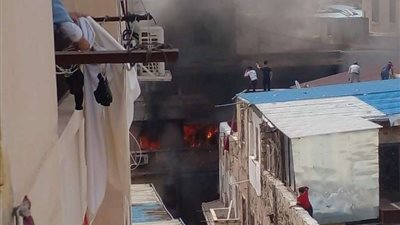 حريق هائل يلتهم عمارة بالإسماعيلية