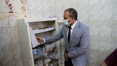 سكرتير مساعد قنا يفاجئ مستشفى فرشوط المركزي خلال أجازة عيد الفطر المبارك