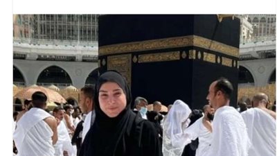 روجينا من أمام الكعبة بعد تعرضها لانتقادات: يا رب أظن بك النجاح في مسلسلي القادم