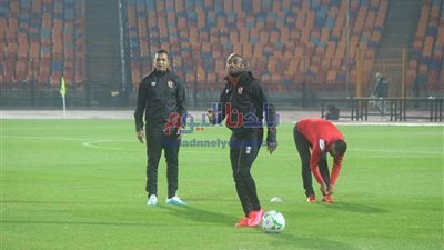 الأهلي يؤدي مرانه على استاد القاهرة