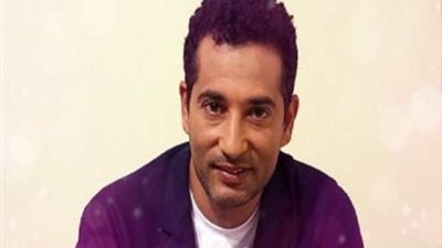 في حفل صغير.. عمرو سعد يُفاجئ أبنائه بعودته لأمهم