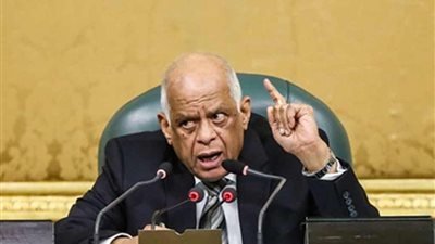 أحد قادة حرب أكتوبر.. رئيس مجلس النواب ينعي حسني مبارك