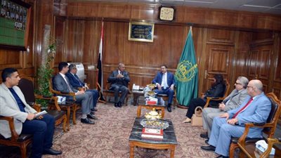 محافظ القليوبية ورئيس جامعة بنها يبحثان مشروع إنشاء مستشفى الجامعة التخصصي الجديد