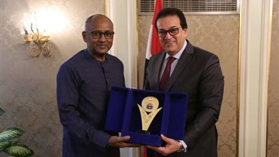 وزير التعليم العالي يستقبل مساعد المدير العام  لليونسكو