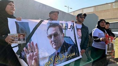 وصول أبرز رموز الدولة لمسجد المشير طنطاوي لتشييع جثمان حسني مبارك