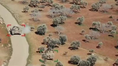 شاهد.. دبابة سورية Vs مدرعة تركية على خطى 