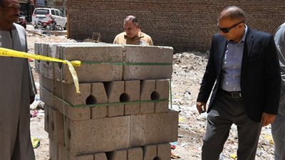 السكرتير المساعد بقنا يتابع سير العمل بمشروع كورنيش نقادة الجديد