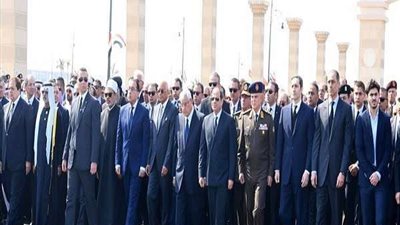 المشير طنطاوي يودع حسني مبارك بإعلان في جريدة قومية