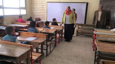 مدير تعليم المنوفية تتفقد امتحانات النقل ببعض مدارس إدارتي منوف والسادات