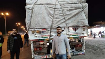 ضبط 38 طن قمح أثناء تهريبهم خارج المحافظة ومصادرة السيارات المستخدمة في البحيرة