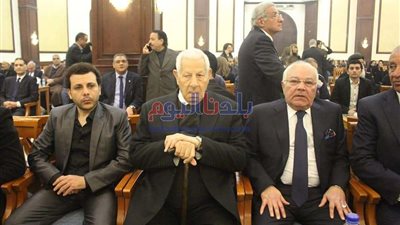 مكرم محمد أحمد والسيد البدوي وقذاف الدم  يقدمون واجب العزاء في وفاة حسني مبارك (صور)