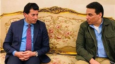 وزير الرياضة يلتقي البدري على هامش لقاء الترجي