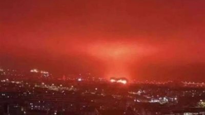 ليلة حمراء في الصين..   السماء تصطبغ باللون الأحمروالسكان في ذعر