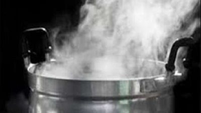 تعرضوا لماء مغلي.. إصابة 5 أطفال بحروق من الدرجات الثلاث في بني سويف