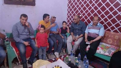 وكيل  وزارة الصحة بقناً يوجه بصرف مكافأة مالية فورية لممرضة أصيبت أثناء عملها بحملة شلل الأطفال بأبوتشت