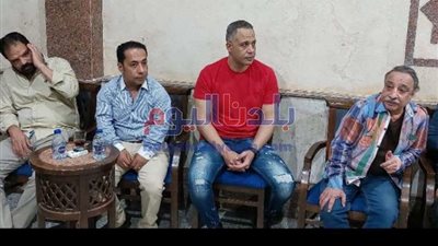 بالصور..  نجوم الفن  يحضرون عزاء والد الفنان محسن منصور