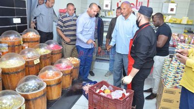 حملة مكبرة على الأسواق وأماكن تداول وعرض السلع والمنشأت الطبية ببني سويف.. صور