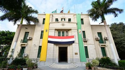 علوم القاهرة تجري مشروعًا بحثيًا لتطوير علاج سرطان الثدي