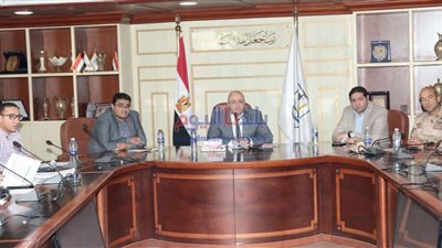 محافظ بني سويف يوجّه بإعداد تقارير أسبوعية عن معدلات الإنجاز في حياة كريمة