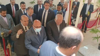 للشهر العقاري .. وزير العدل ومحافظ الجيزة يفتتحان مجمع الخدمات الرقمية