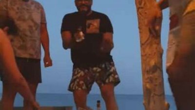 أنا ليه مش معزوم ..  أحمد حلمي يرد على أكرم حسني (فيديو)