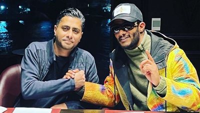 محمد رمضان يوقع اتفاق مع 