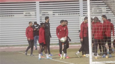 إصابة نجم الأهلي في مران الفريق اليوم على ملعب 