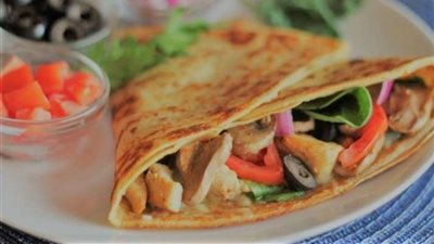 طريقة عمل عيش الكريب بوصفة سهلة وسريعة