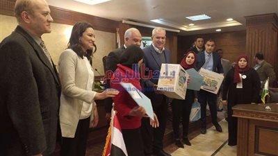 فى احتفالية كبري.. محافظة الجيزة تسلم 93 ماكينة خياطة