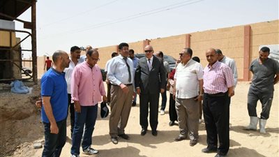محافظ قنا يتفقد مشروع إنشاء محطة إنتاج الوقود الحيوي 