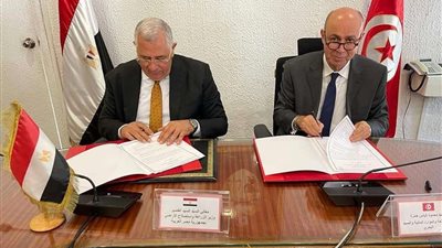 وزير الزراعة المصري يبحث مع نظيره التونسي سبل التعاون بين البلدين