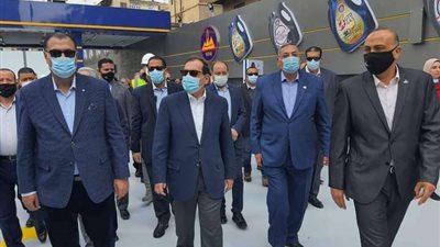 وزير البترول يتفقد مصنع انتاج الالواح الخشبية متوسطة الكثافة MDF من قش الأرز