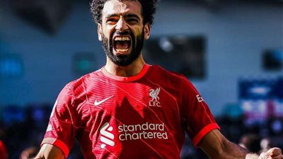 صائد الكؤوس.. محمد صلاح يتوج باللقب الثاني له هذا الموسم