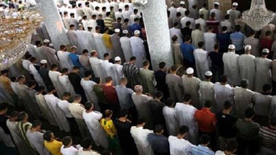 عاجل.. دولة إسلامية تمنع صلاة الجمعة بسبب كورونا