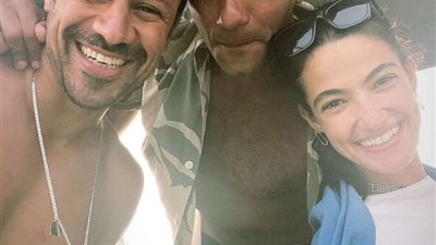 الناس الحلوة.. آسر ياسين يقضي عطلته الصيفية برفقة تارا عماد وأحمد داوود