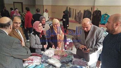 نانسي أسعد تفتتح معرض الملابس الخيري بالعلوم الطبية بالمنوفية