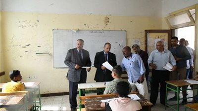 خلال متابعته لجان الإعدادية.. السكرتير العام يحيل رئيس لجنة بقنا للتحقيق لعدم الإنضباط