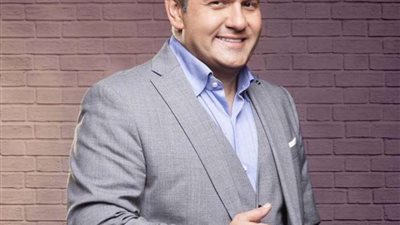 إدوارد يهاجم شقيق الفنانة ياسمين عبدالعزيز