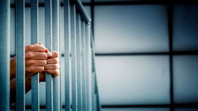حبس فتاة و2 آخرين لاتهامهم بمحاولة سرقة خليجيين وإصابتهما بالهرم