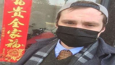 بعد معاناته من كورونا.. مصاب بريطاني يكشف كيف تغلب على الفيروس