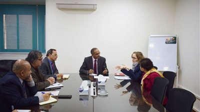 نائب وزير الإسكان للبنية الأساسية يلتقي ممثلى بنك التعمير