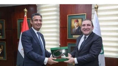رئيس البريد يستقبل سفير أذربيجان بالقاهرة لبحث التعاون المشترك