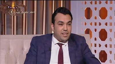 بعد الاشتباه بحالتين.. عاطف الشريف يكشف تفاصيل انتشار كورونا في عزبة الهجانة