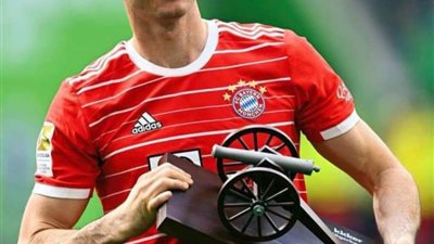 برشلونة يحدد سعر شراء ليفاندوسكي.. والأخير يسهل الصفقة