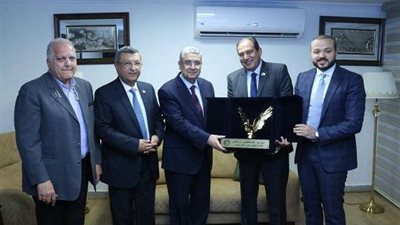 وزير الكهرباء والطاقة في ضيافة 